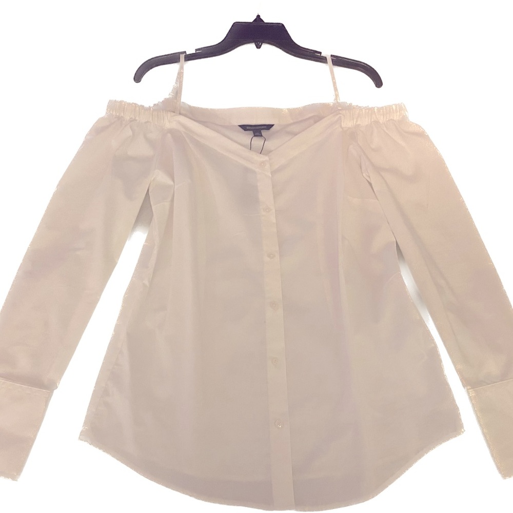Worn once Banana Republic crisp, white off the shoulder button down poplin shirt